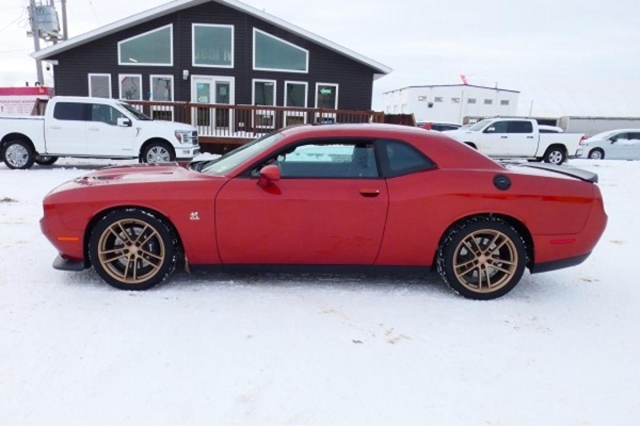 2023 Dodge Challenger Scat Pack 392 auto w/H&C L.wrap, S/R, NAV, BUC - Photo #1