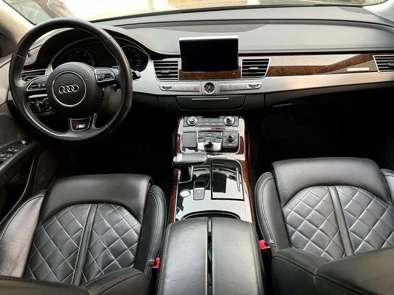 2011 Audi A8 Quattro Premium Photo