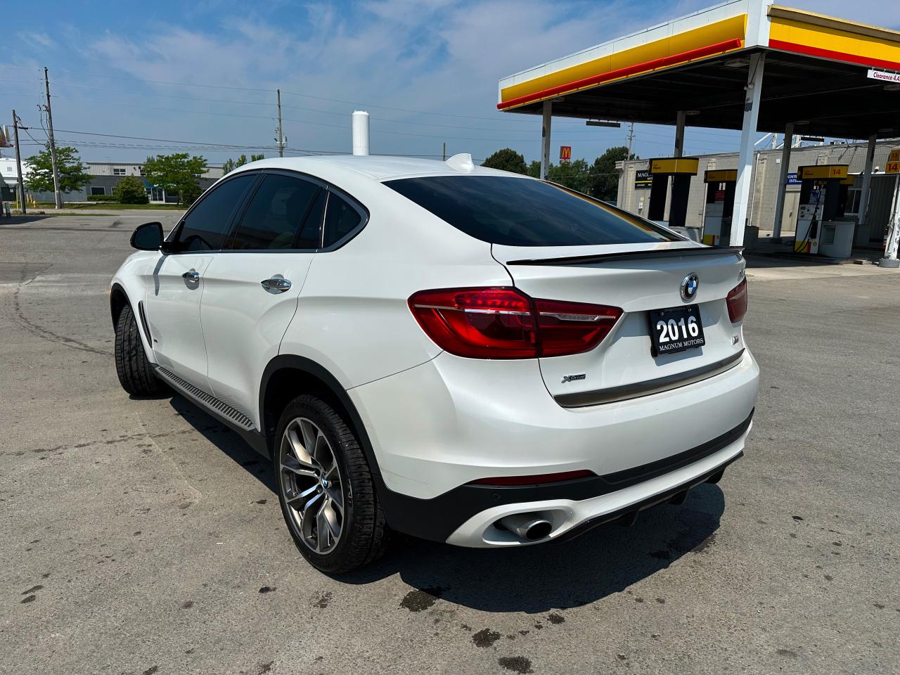 2016 BMW X6 xDrive 35i TwinPower Turbo Photo