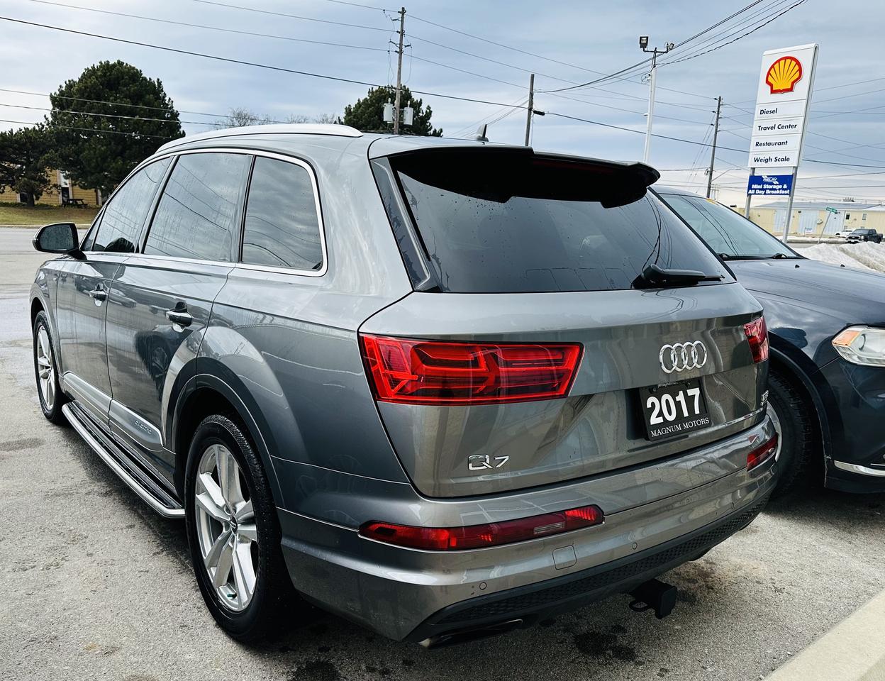 2017 Audi Q7 Progressiv S-Line Photo