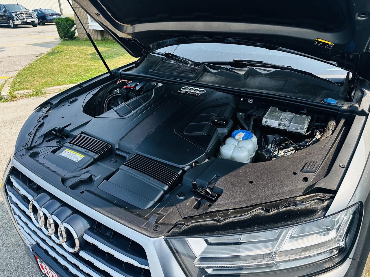 2017 Audi Q7 Progressiv S-Line Photo