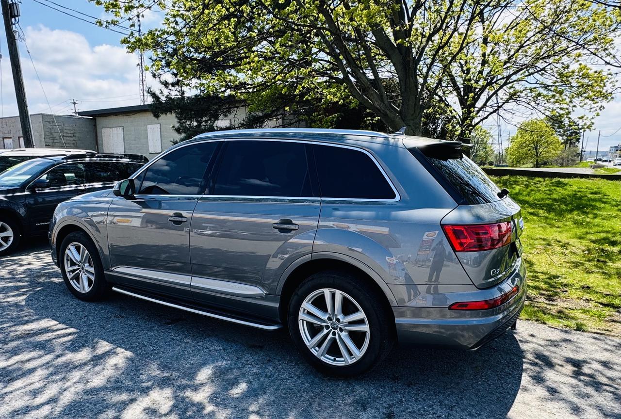 2017 Audi Q7 Progressiv S-Line Photo
