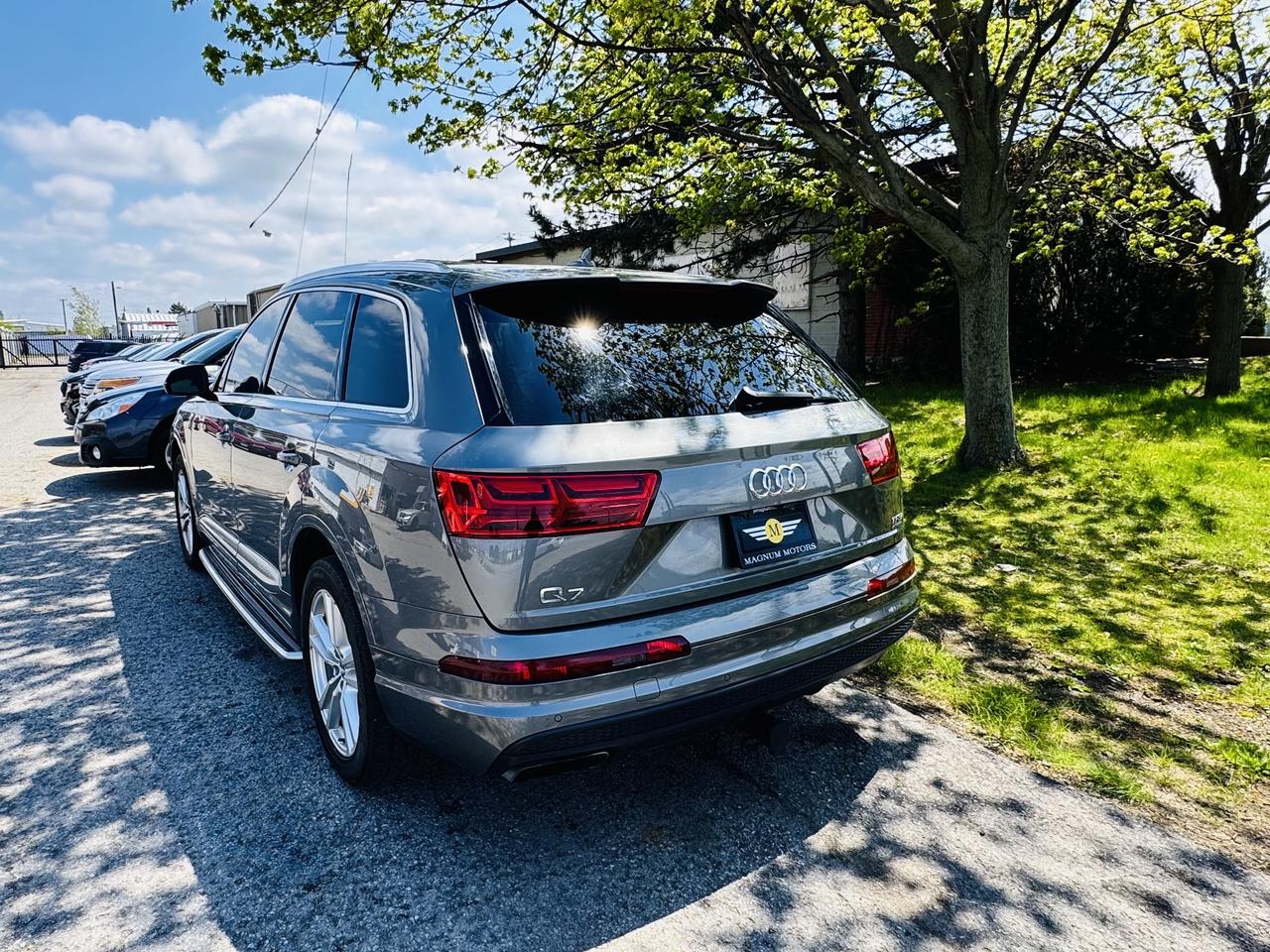 2017 Audi Q7 Progressiv S-Line Photo