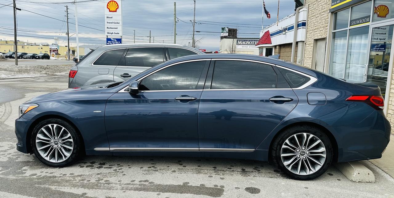 2015 Hyundai Genesis 3.8 Premium AWD Photo