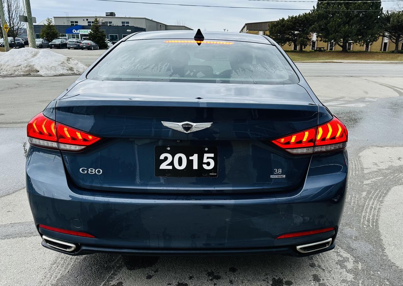 2015 Hyundai Genesis 3.8 Premium AWD Photo
