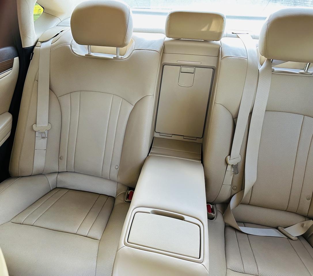 2015 Hyundai Genesis 3.8 Premium AWD Photo