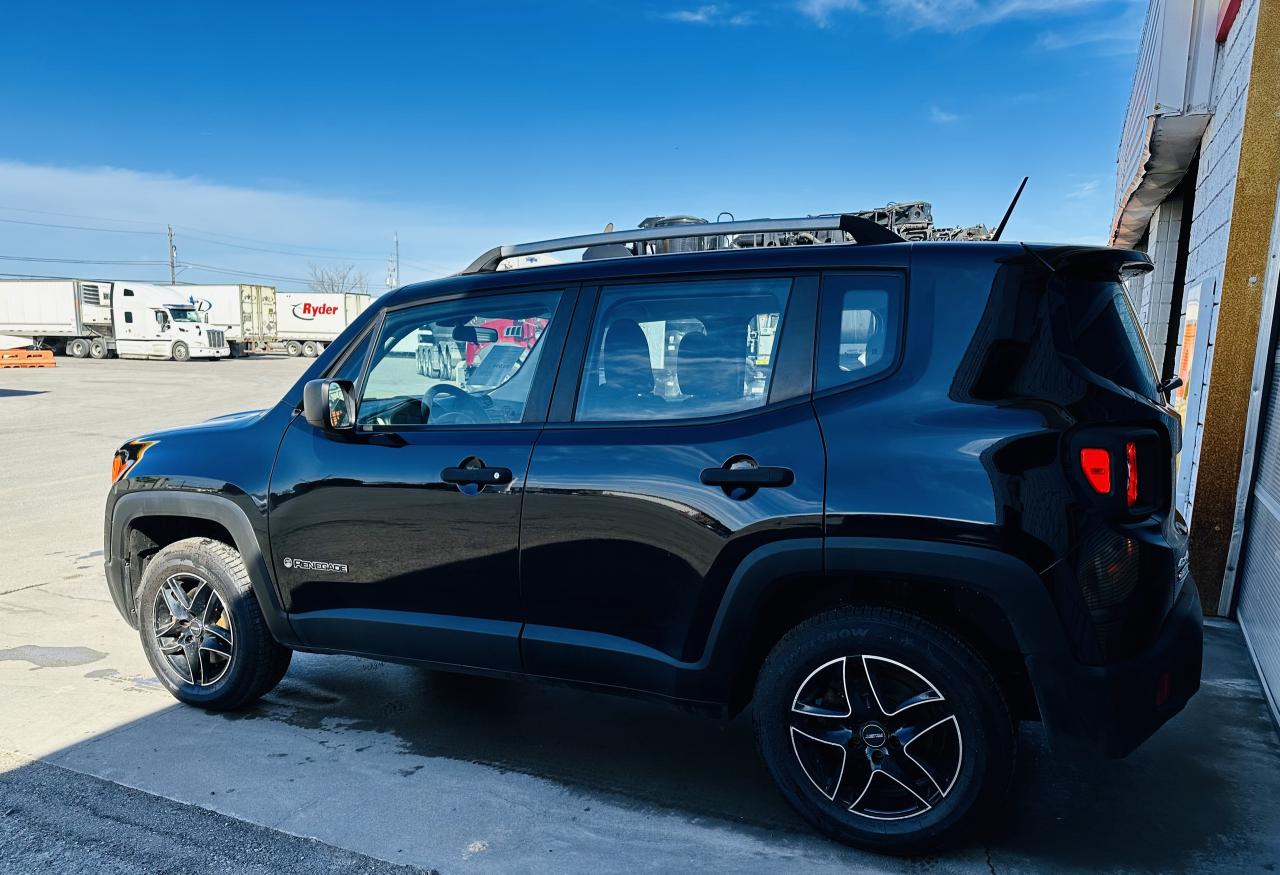 2015 Jeep Renegade Sport Photo