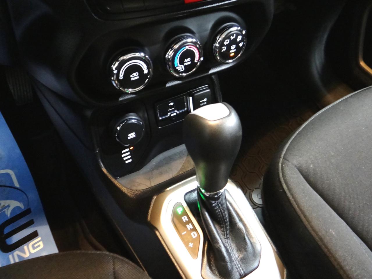 2015 Jeep Renegade Sport Photo