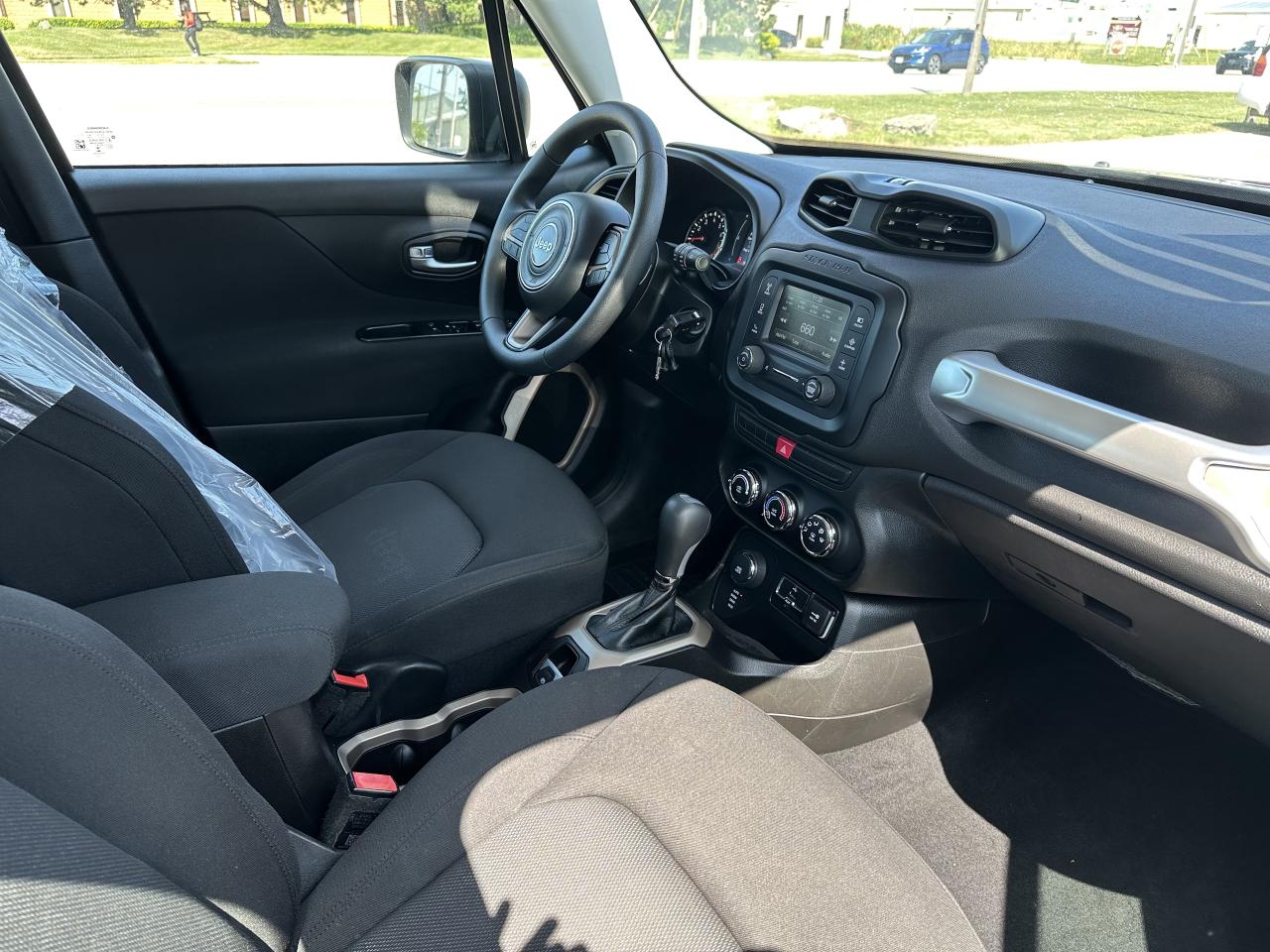 2015 Jeep Renegade Sport Photo