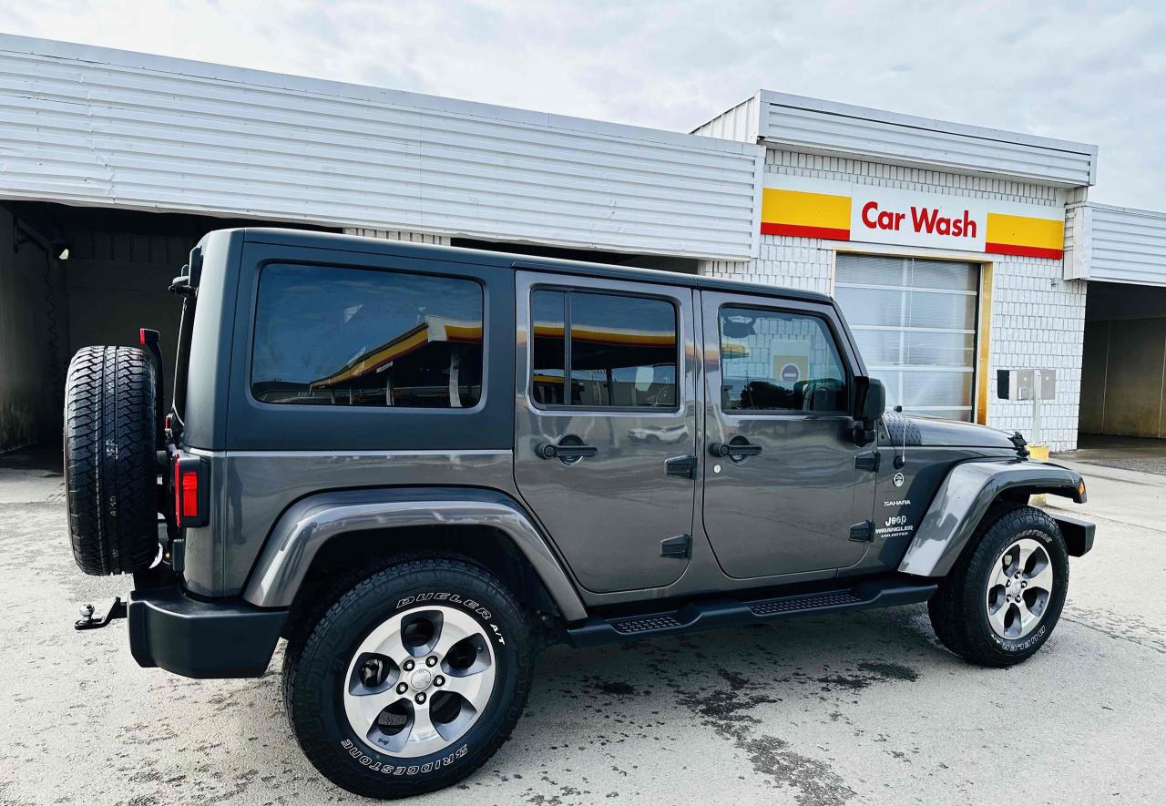 2016 Jeep Wrangler Unlimited Sahara Photo