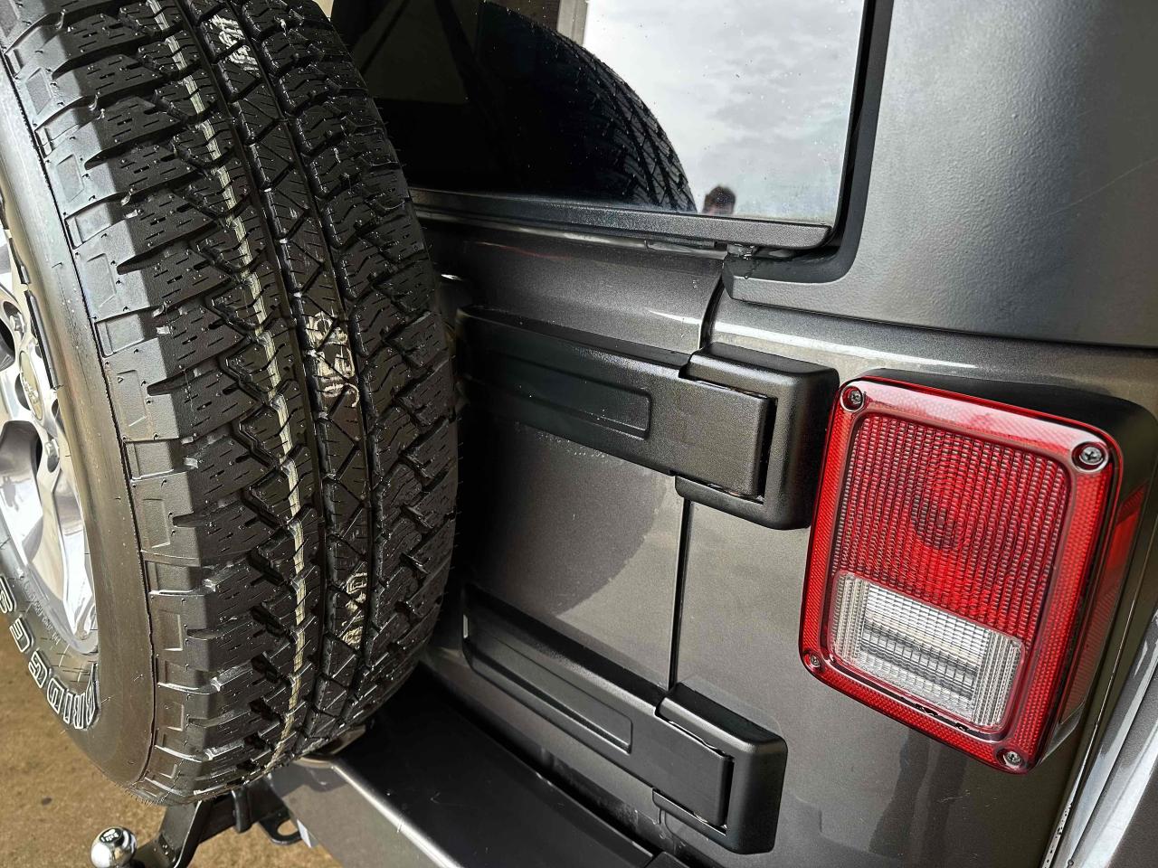 2016 Jeep Wrangler Unlimited Sahara Photo