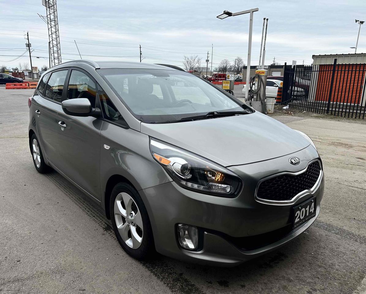 2014 Kia Rondo LX Photo