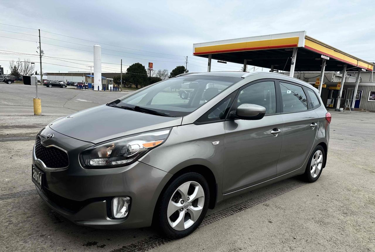 2014 Kia Rondo LX Photo