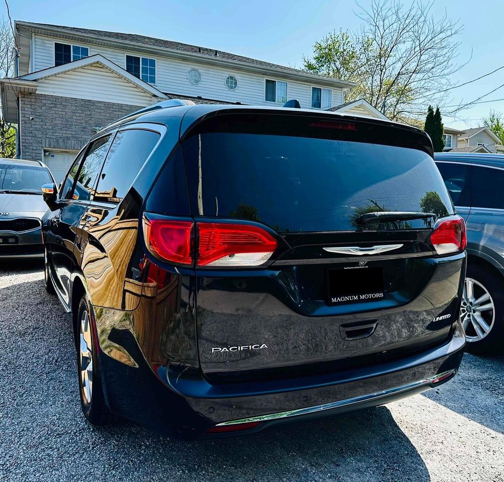 2018 Chrysler Pacifica Limited Photo