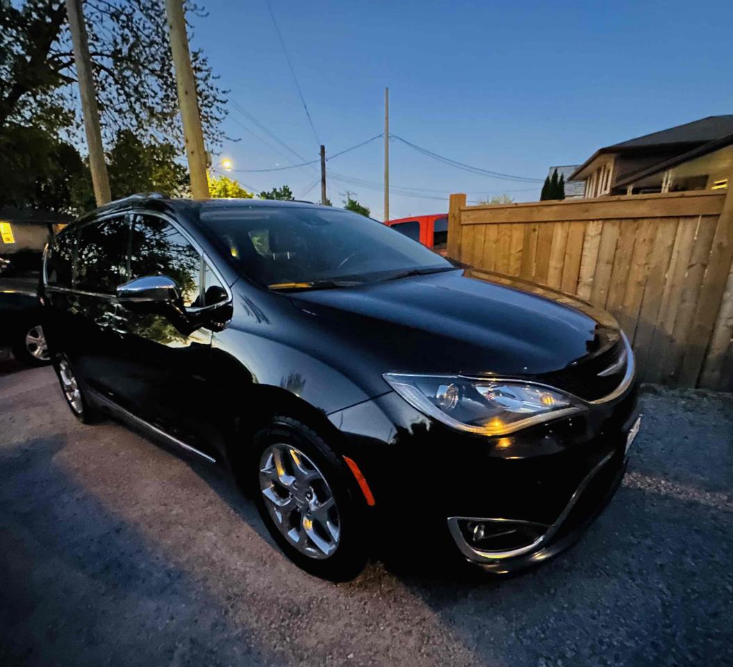 2018 Chrysler Pacifica Limited Photo