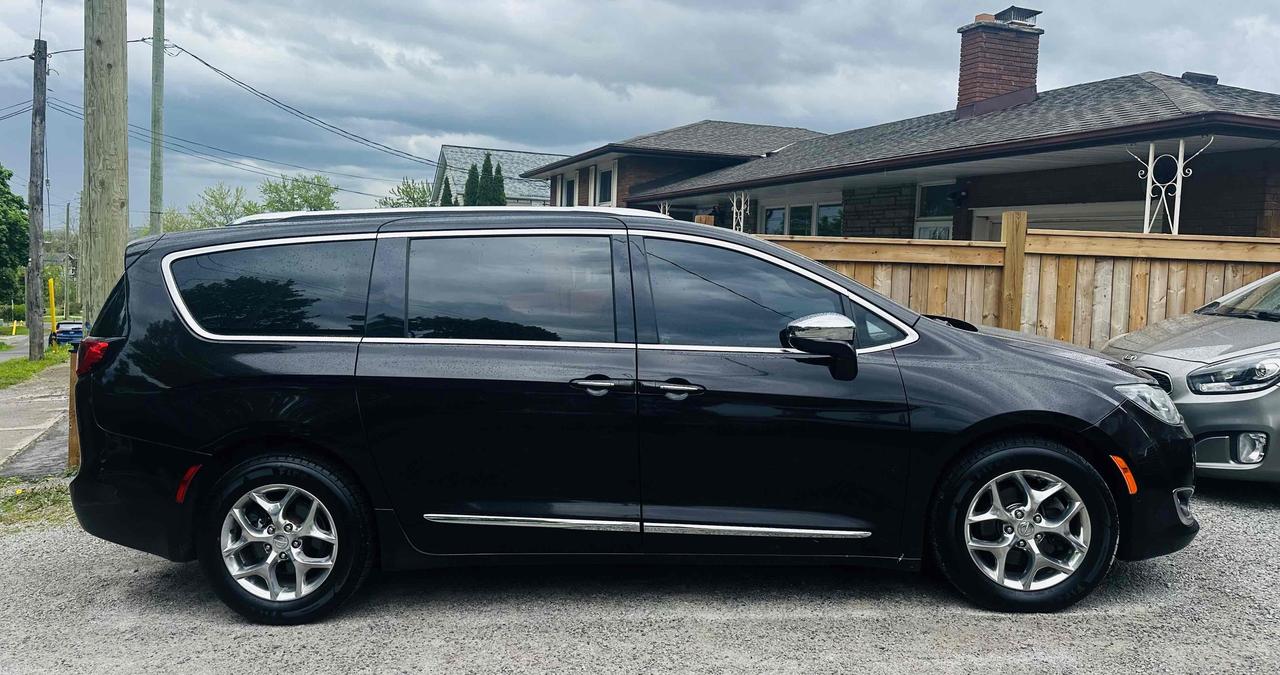 2018 Chrysler Pacifica Limited Photo