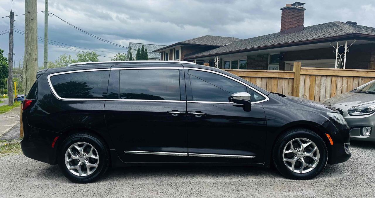 2018 Chrysler Pacifica Limited Photo