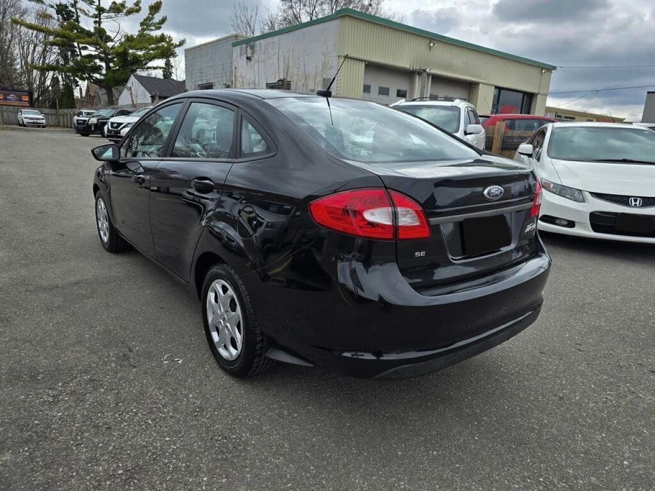 2012 Ford Fiesta SE Photo