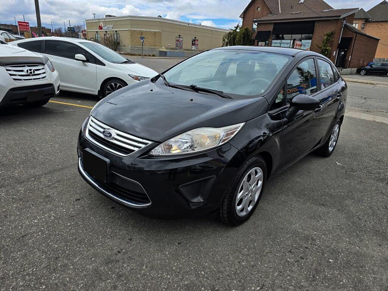 2012 Ford Fiesta SE Photo