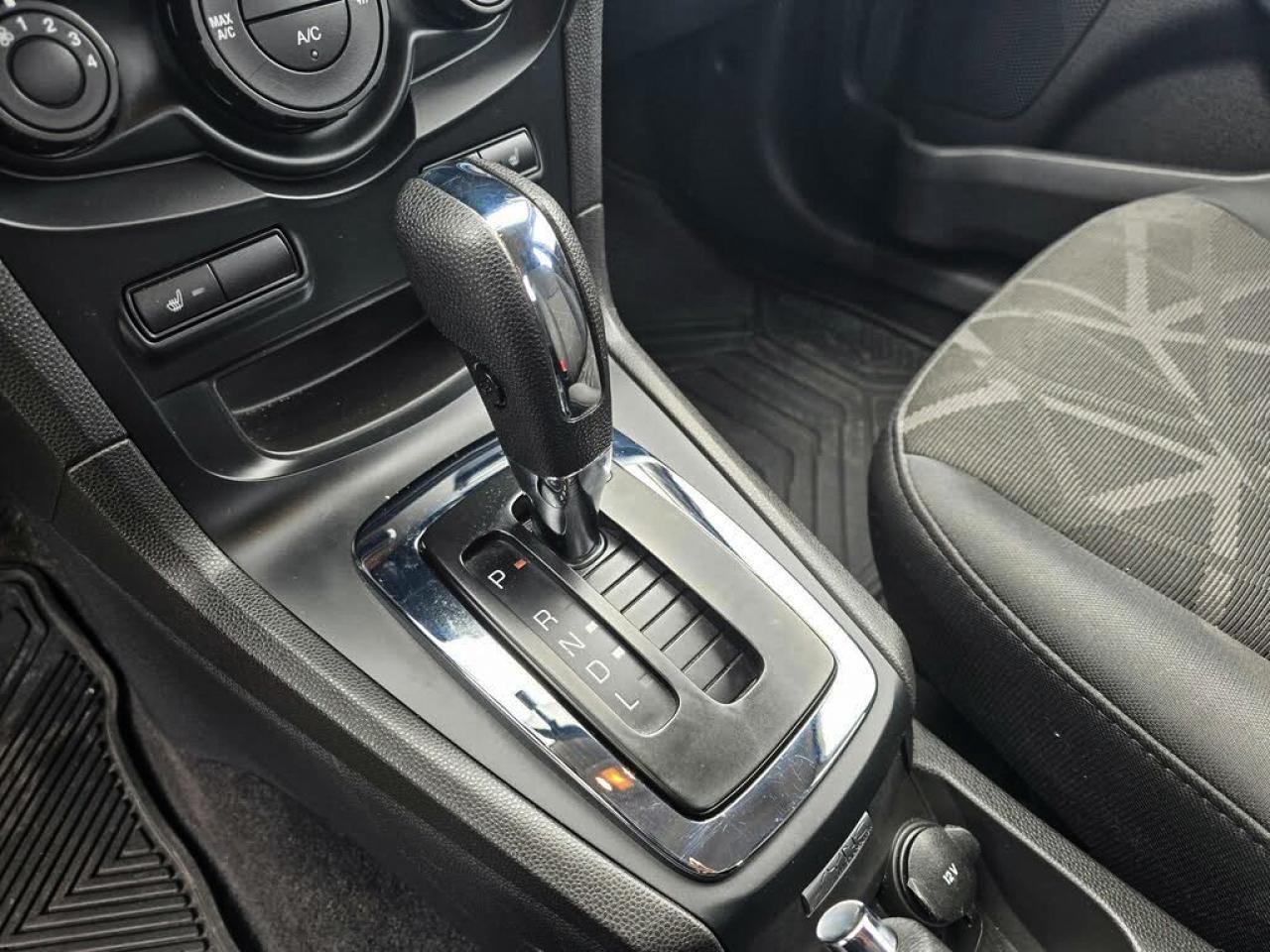 2012 Ford Fiesta SE Photo