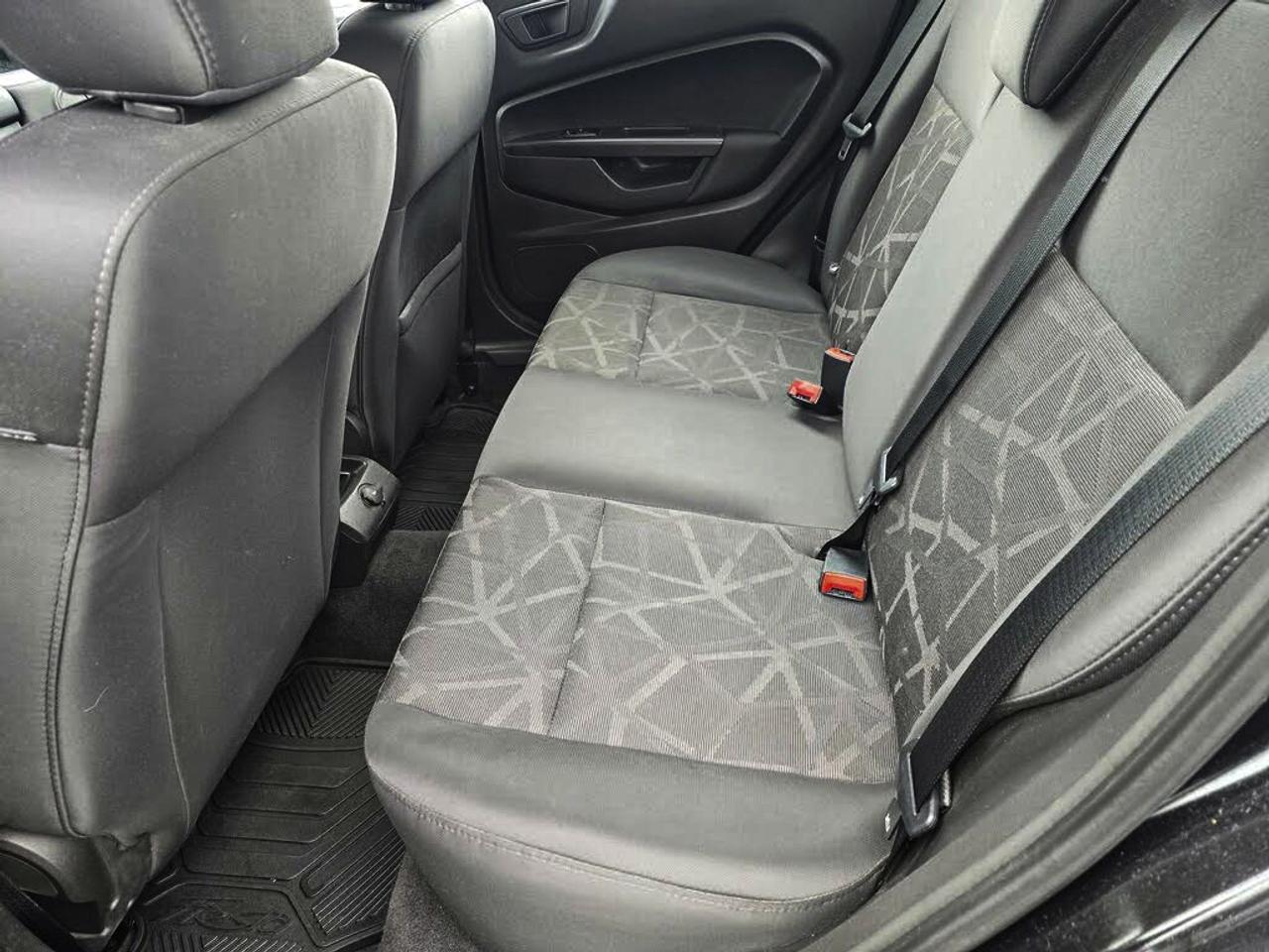 2012 Ford Fiesta SE Photo