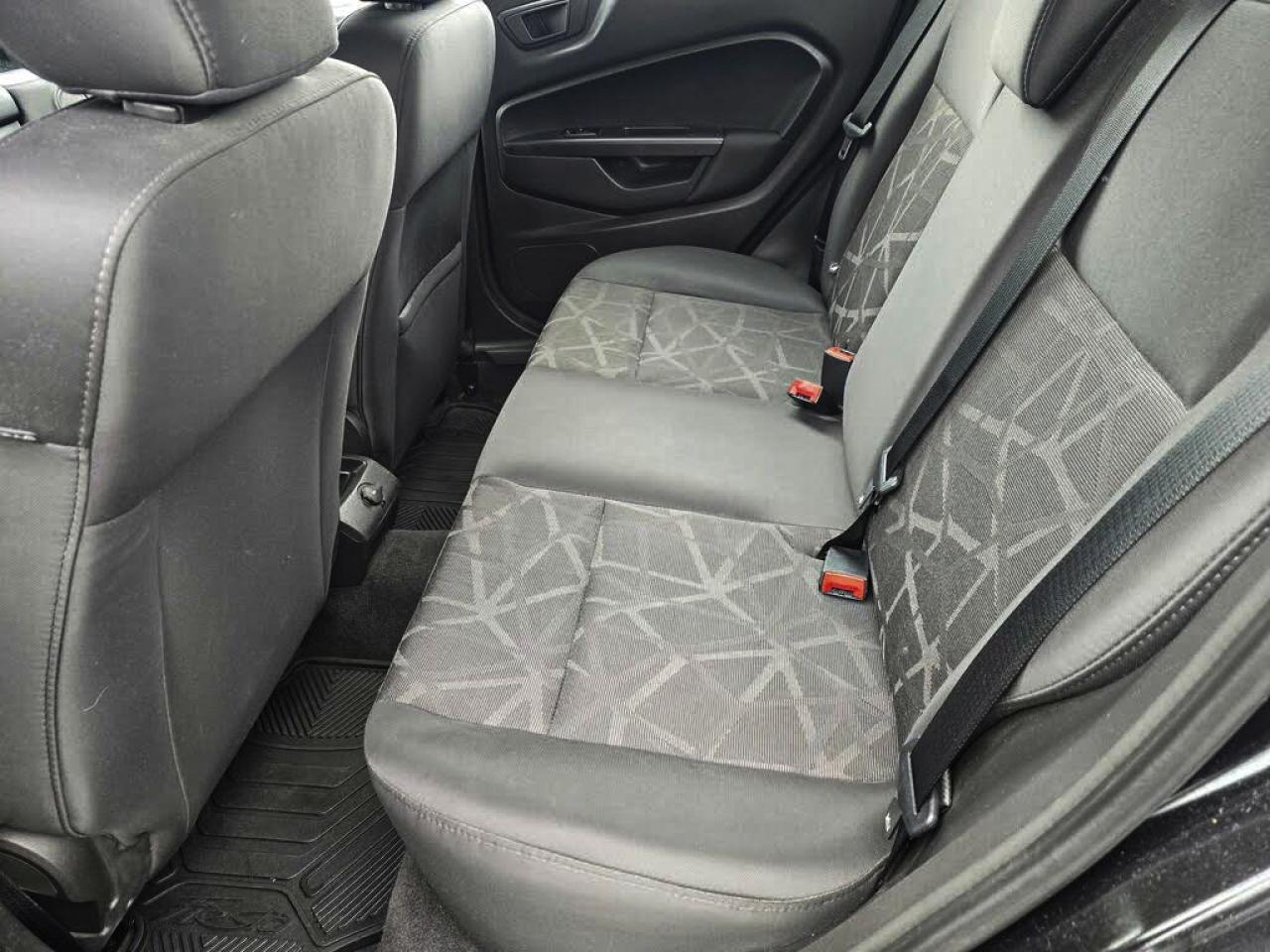 2012 Ford Fiesta SE Photo