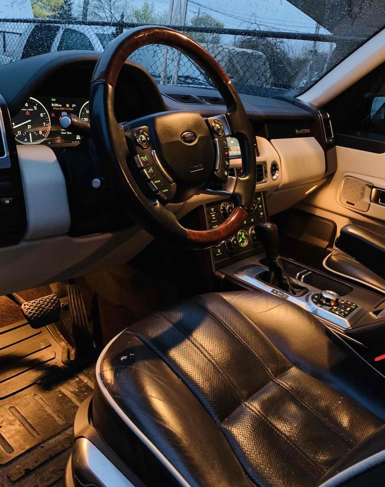 2010 Land Rover LR4 HSE LUXURY Photo