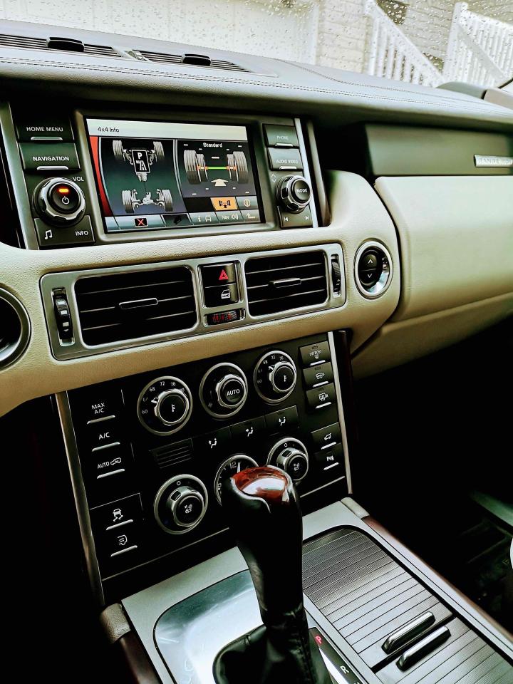 2010 Land Rover LR4 HSE LUXURY Photo