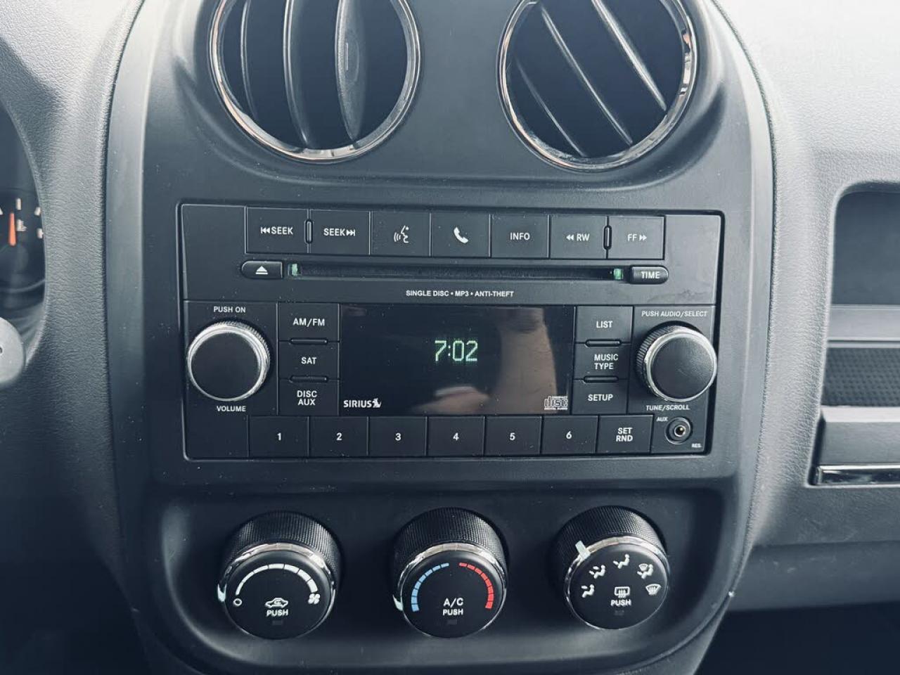 2016 Jeep Patriot SPORT Photo