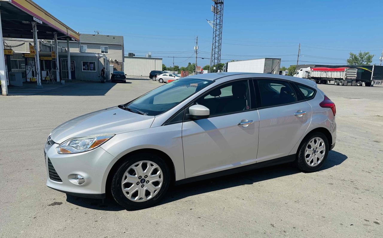 2012 Ford Focus SE Photo3