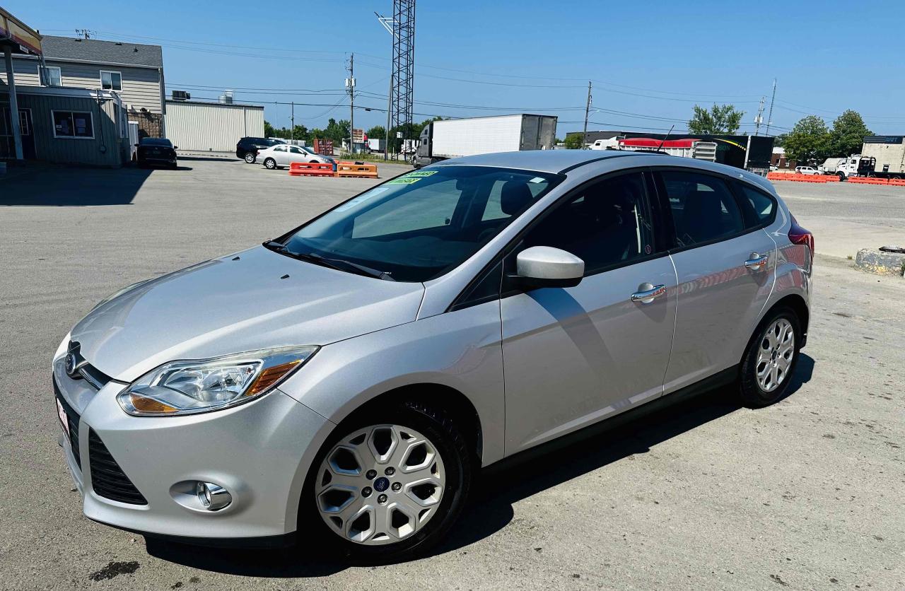 2012 Ford Focus SE Photo2