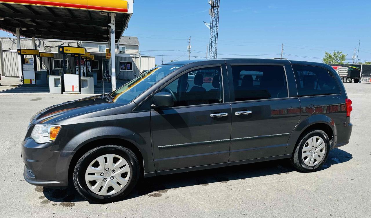 2016 Dodge Grand Caravan SE Photo3