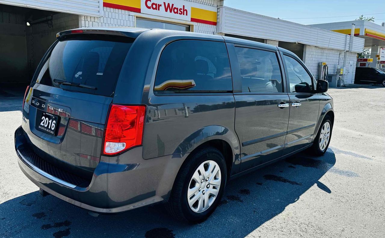2016 Dodge Grand Caravan SE Photo