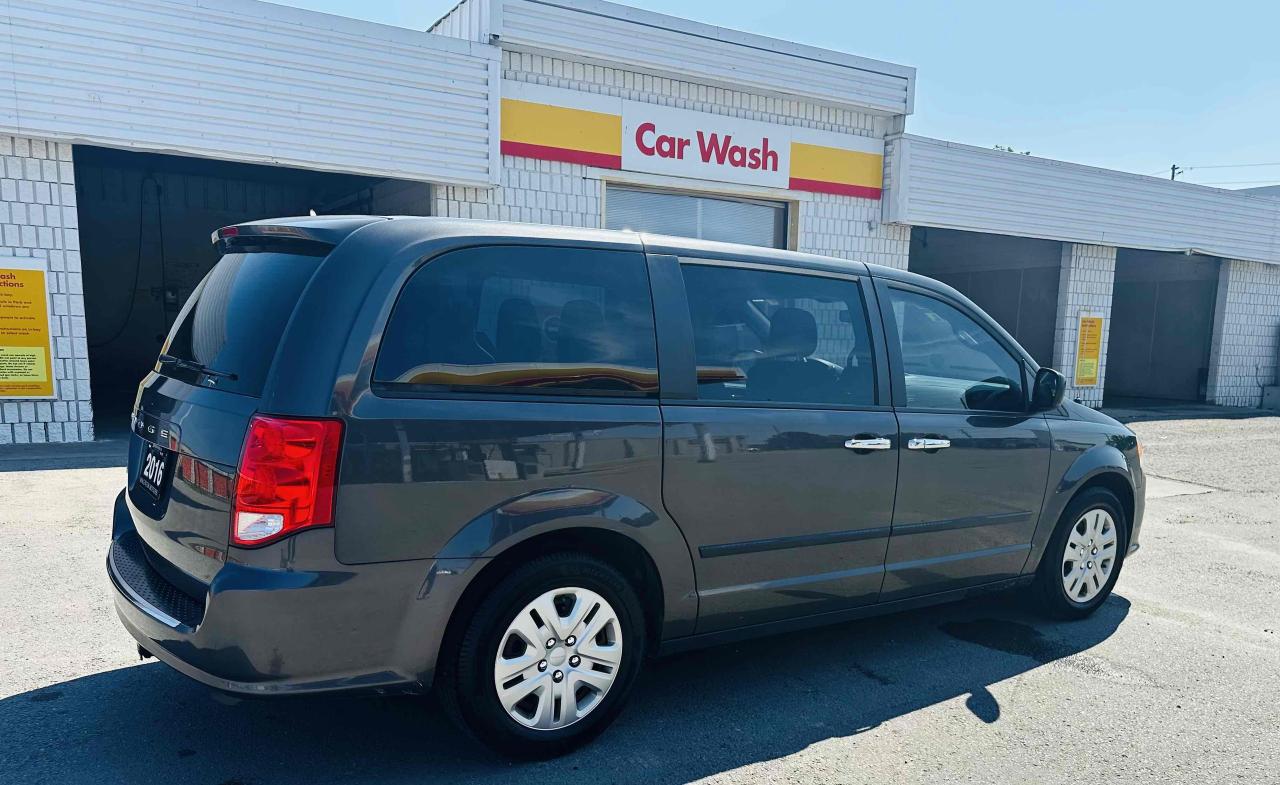 2016 Dodge Grand Caravan SE Photo