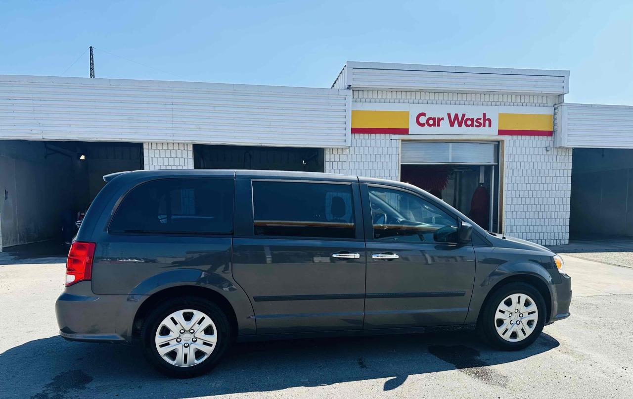 2016 Dodge Grand Caravan SE Photo