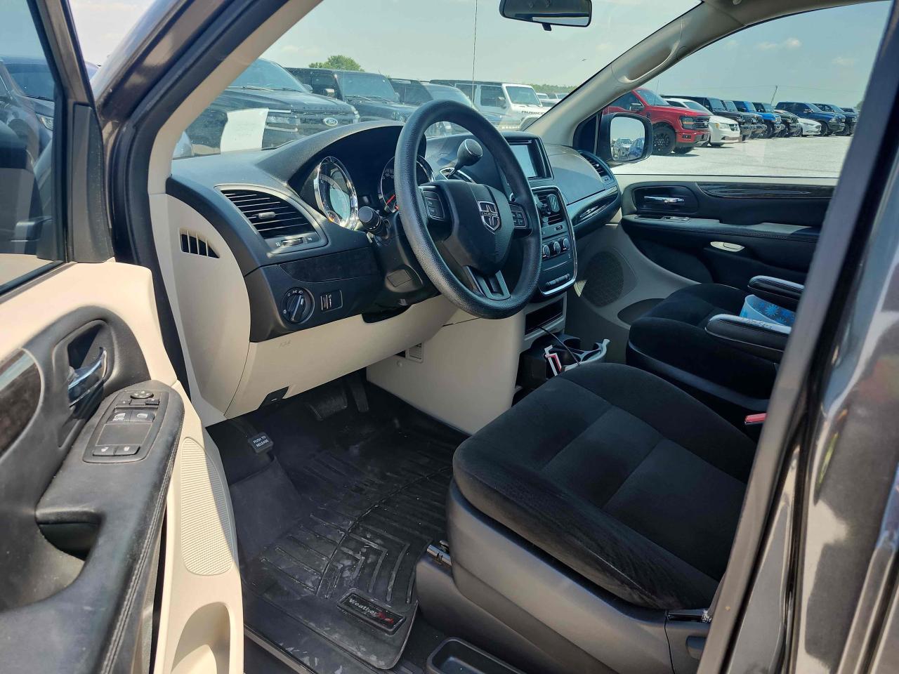 2016 Dodge Grand Caravan SE Photo