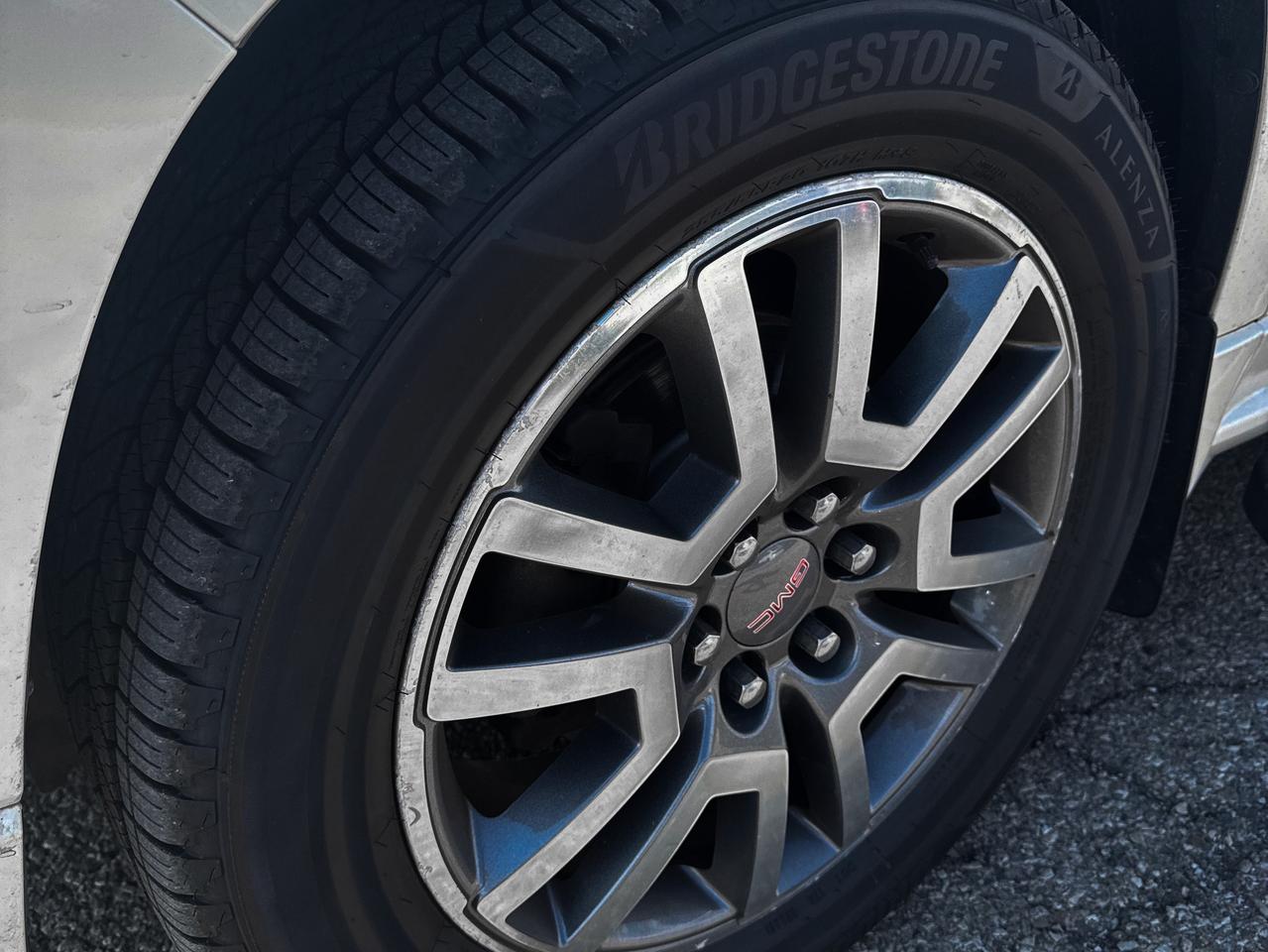 2014 GMC Acadia Denali Photo