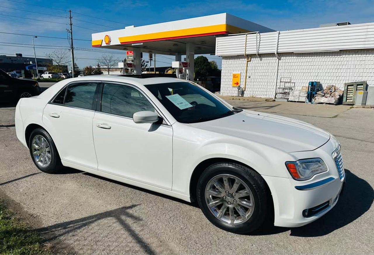 2013 Chrysler 300 Touring  Photo