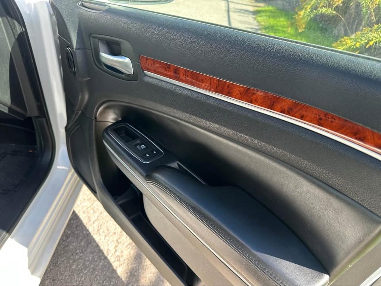 2013 Chrysler 300 Touring  Photo