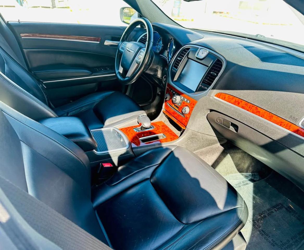 2013 Chrysler 300 Touring  Photo