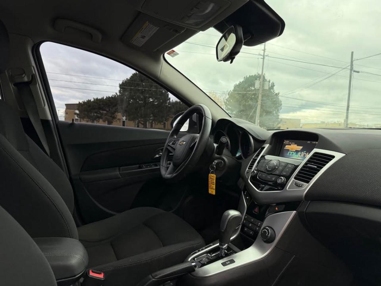 2015 Chevrolet Cruze 1LT Photo4