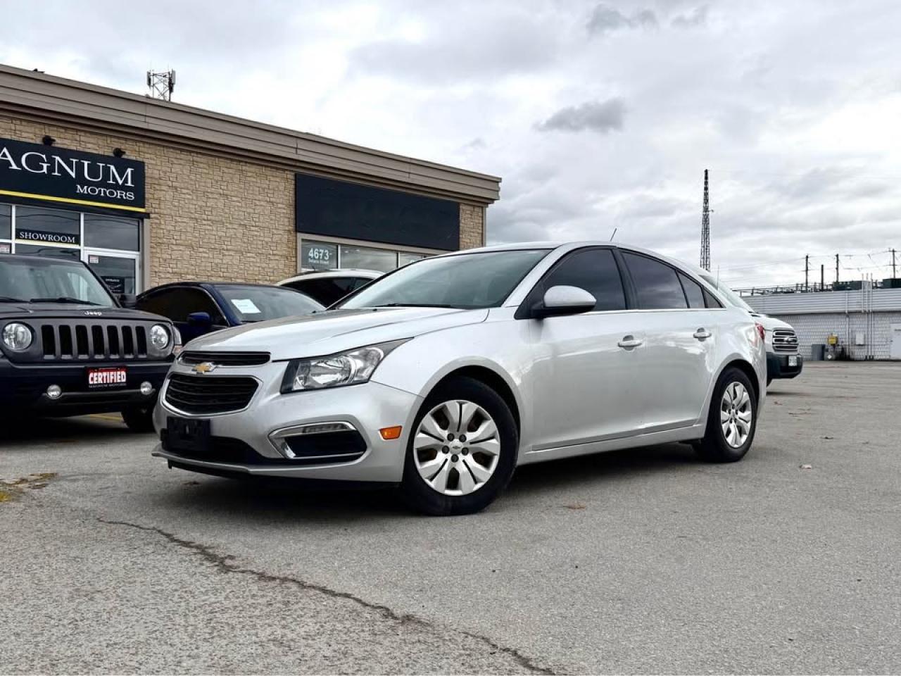 2015 Chevrolet Cruze 1LT Photo0