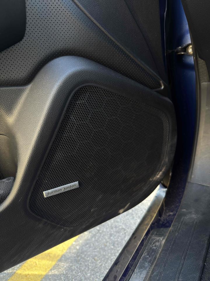 2016 Subaru Legacy LIMITED Photo