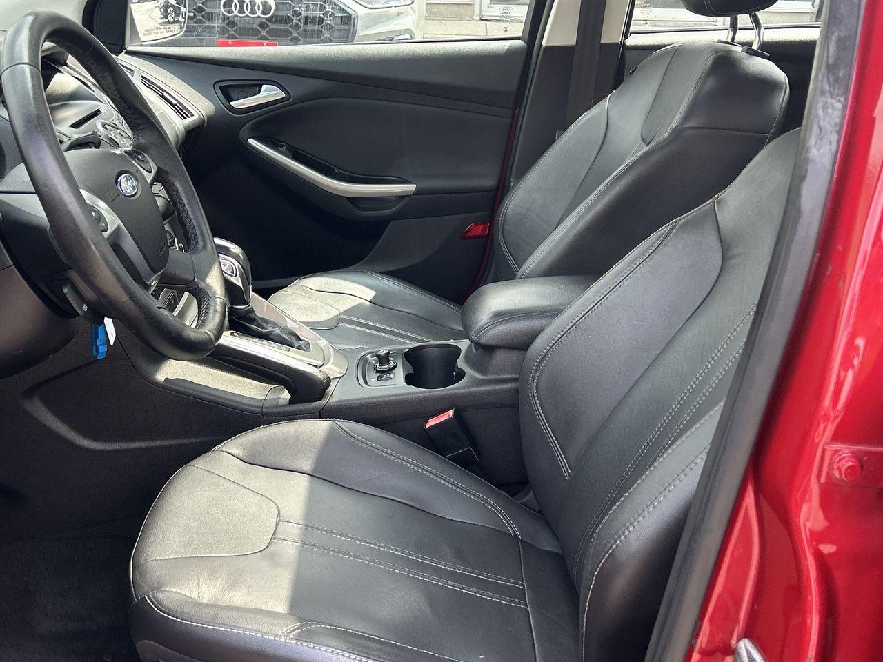 2012 Ford Focus SEL Photo4