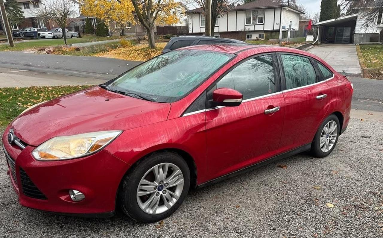 2012 Ford Focus SEL Photo2