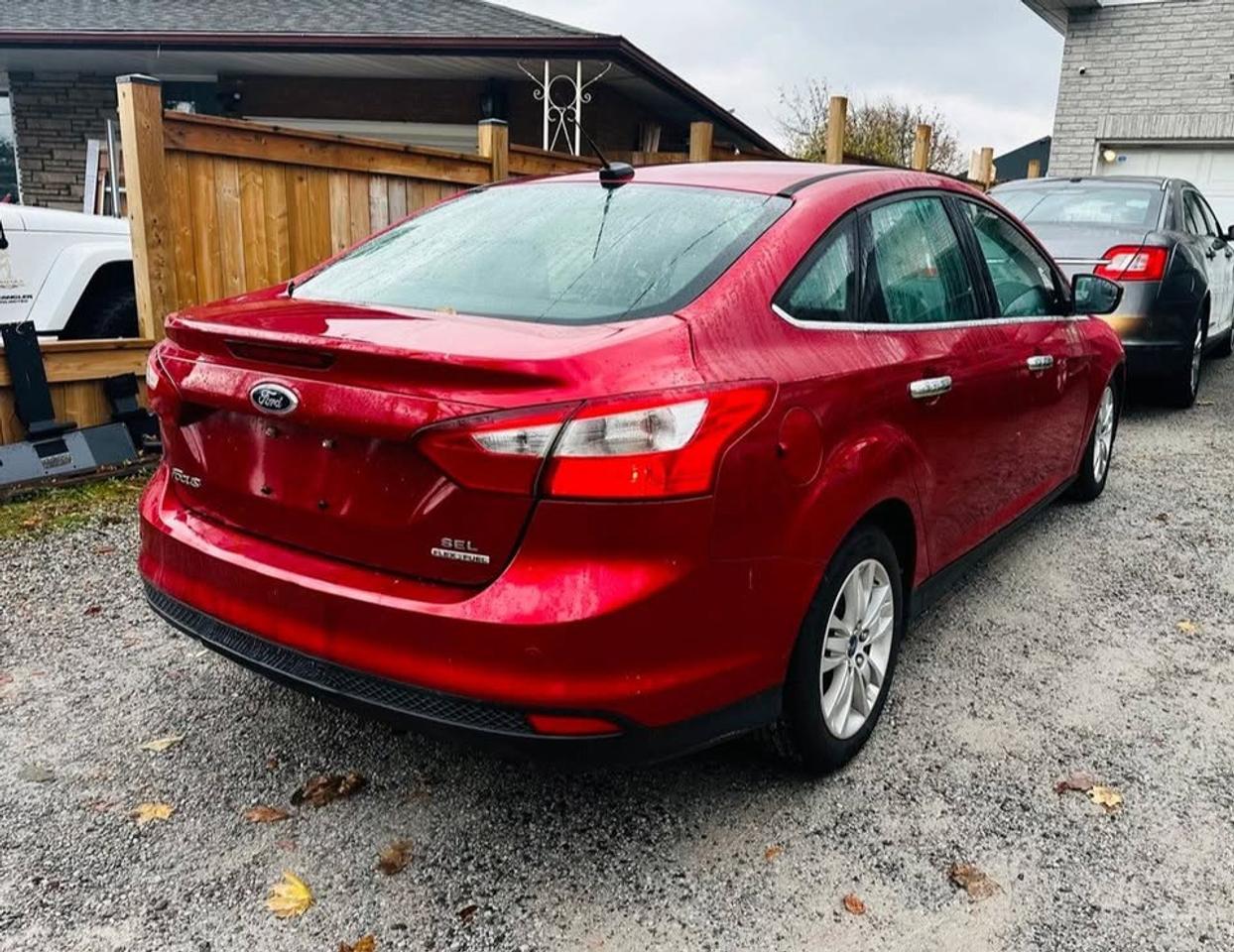 2012 Ford Focus SEL Photo3