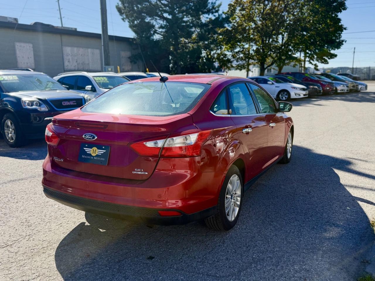 2012 Ford Focus SEL - 2.0L FWD     - GOOD ON GAS!! Photo