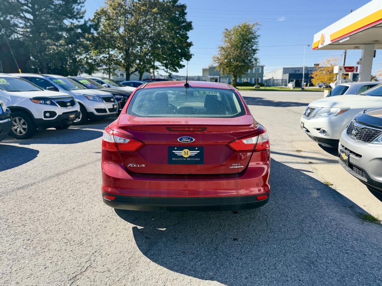 2012 Ford Focus SEL - 2.0L FWD     - GOOD ON GAS!! Photo