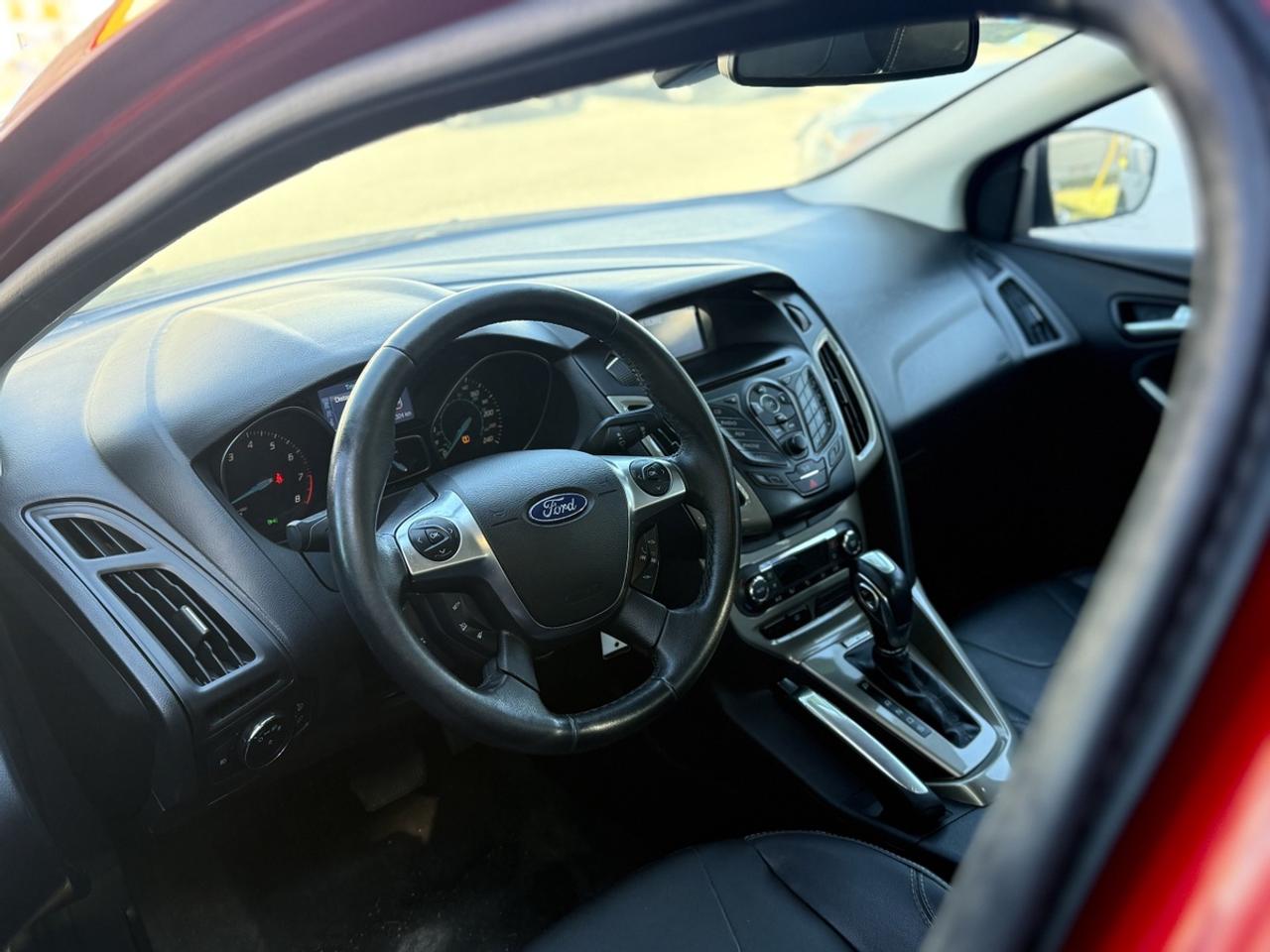 2012 Ford Focus SEL - 2.0L FWD     - GOOD ON GAS!! Photo