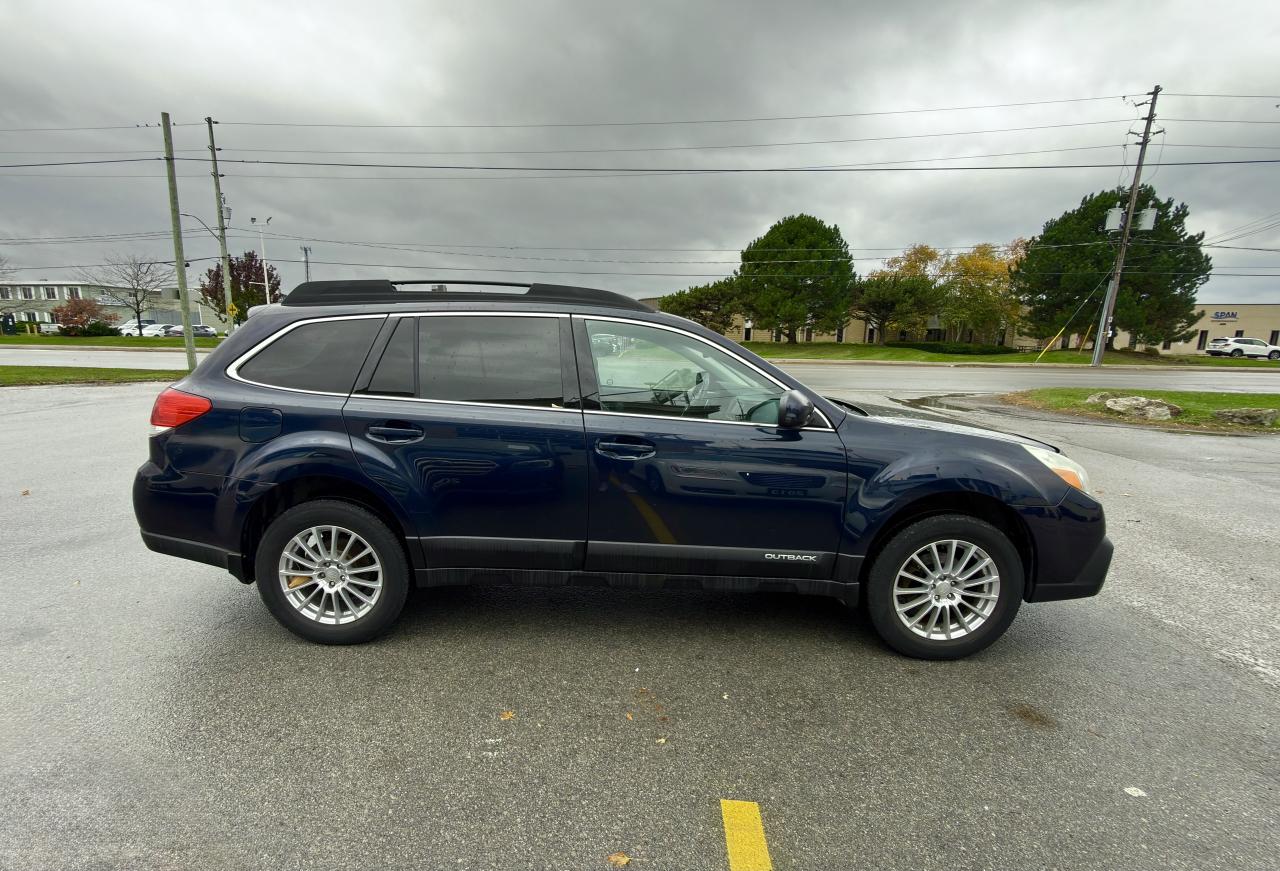 2013 Subaru Outback LIMITED Photo3